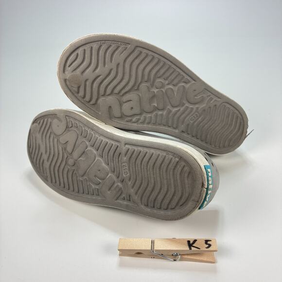 Native Jefferson Gray White Lightweight Slip On Water Shoe Comfort Youth Size 12 - Picture 9 of 9